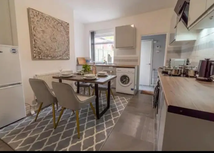 Beautiful Home Near City Centre